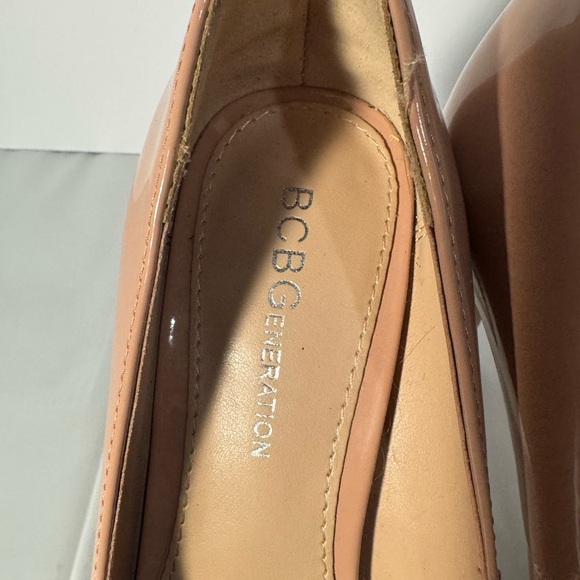 BCBGeneration Women's Light Peach Pumps Size 6B very good preowned condition - Picture 3 of 9